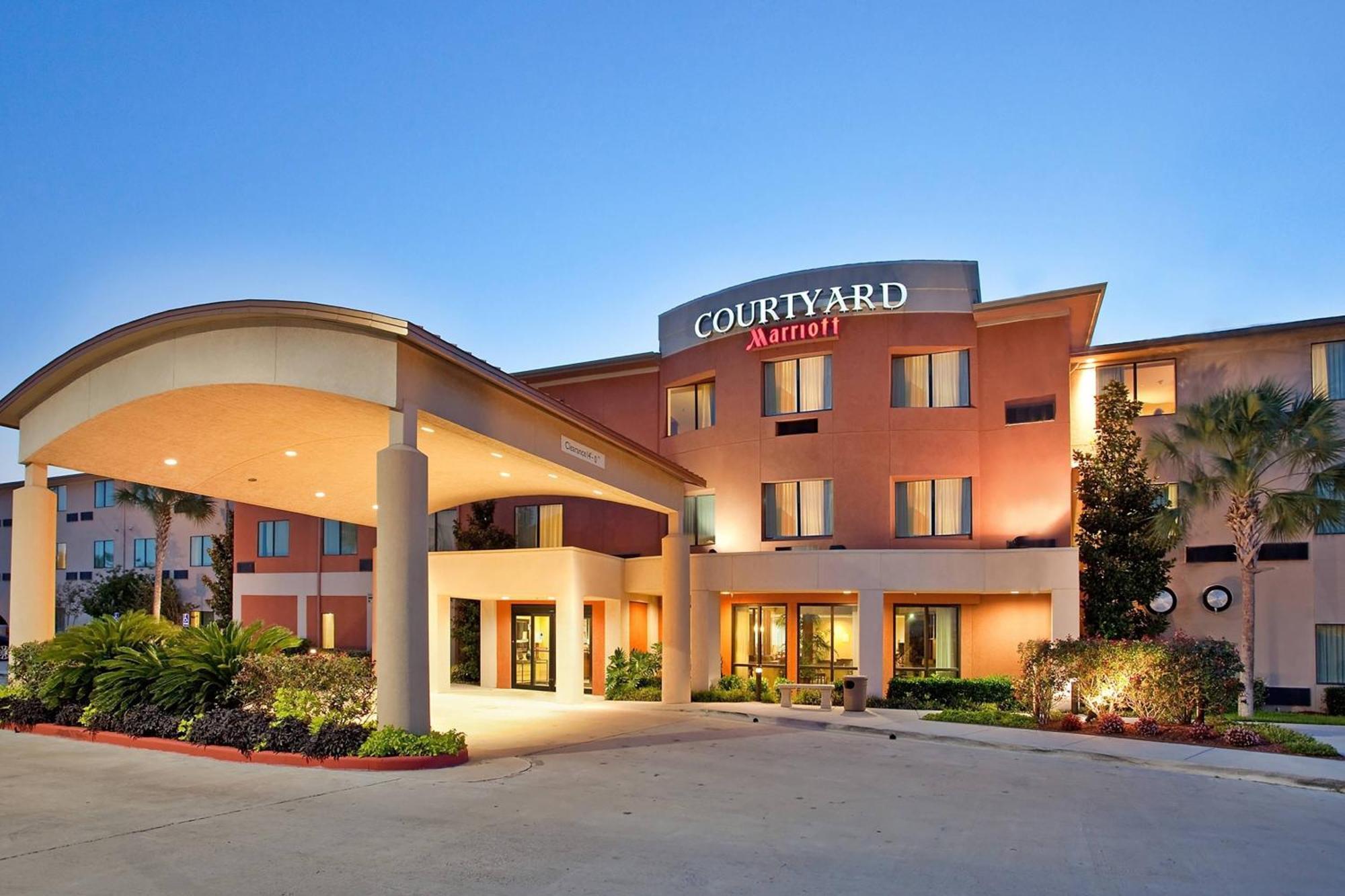 Courtyard Wall At Monmouth Shores Corporate Park Екстериор снимка